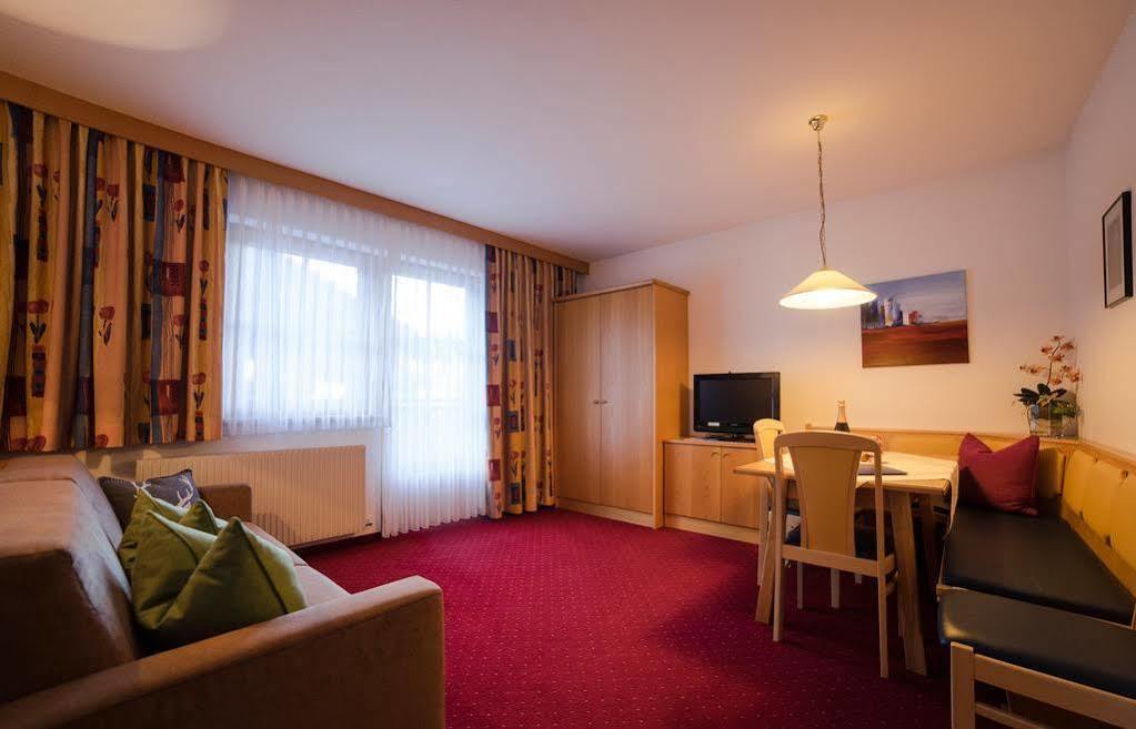 Alberts Bellevue Appartements เนาดาส ภายนอก รูปภาพ